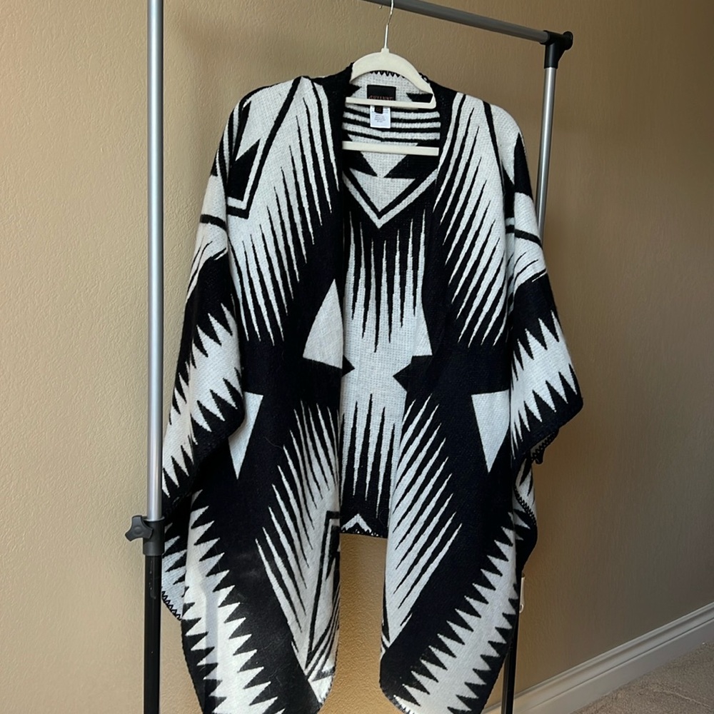 Shyanne Western Aztec Poncho